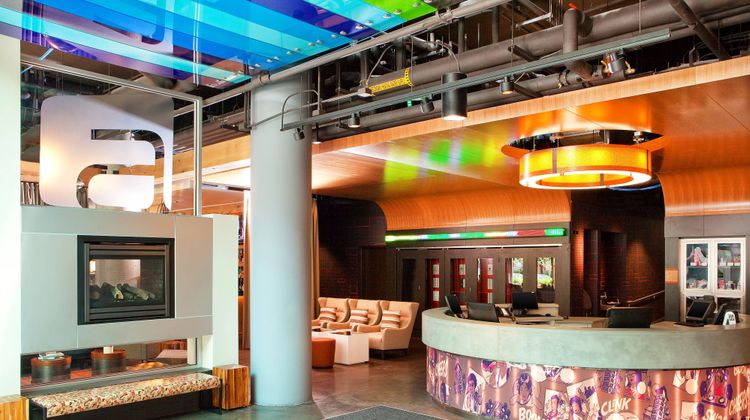 Aloft Chicago Downtown River North Lobby