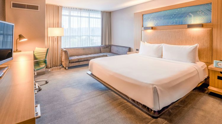 Aloft Cupertino Suite