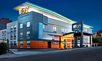 aloft Calgary University