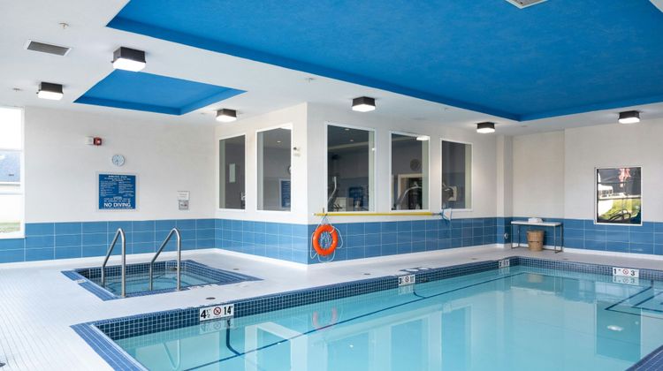 Four Points Sheraton Edmonton Intl Arpt Pool
