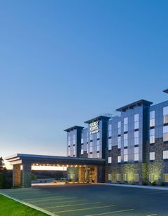 Four Points by Sheraton Williston