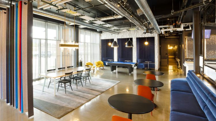 aloft Austin Airport Lobby