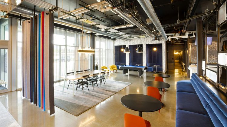 aloft Austin Airport Lobby