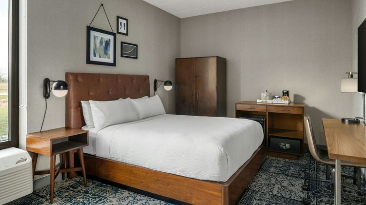 Four Points by Sheraton Westchester Room