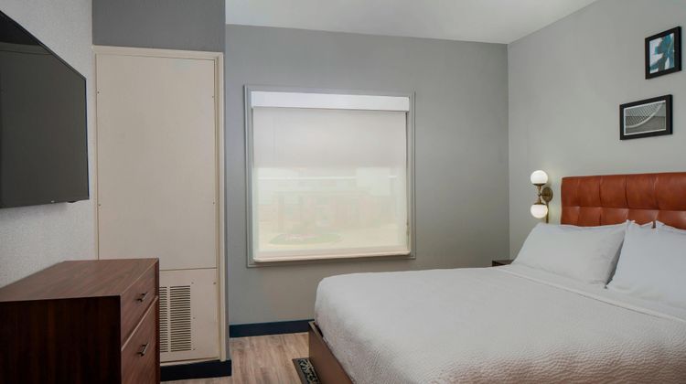 Four Points Dallas Entertainment Dist Room