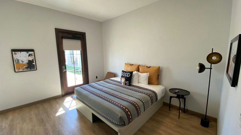 <b>Moxy Santa Barbara Room</b>. Images powered by <a href="https://www.leonardoworldwide.com/" title="Leonardo Worldwide" target="_blank">Leonardo</a>.