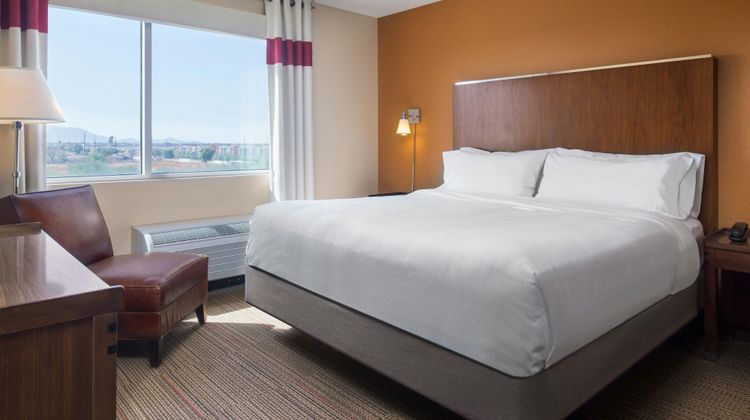 Four Points at Phoenix Mesa Gateway Arpt Room