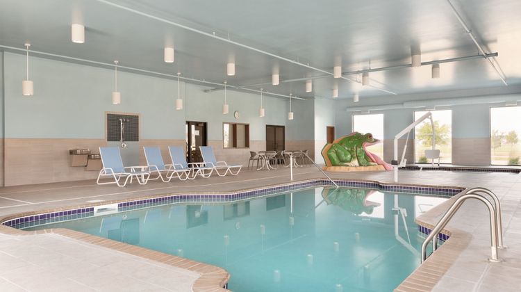 Four Points by Sheraton Fargo Medical Center Pool