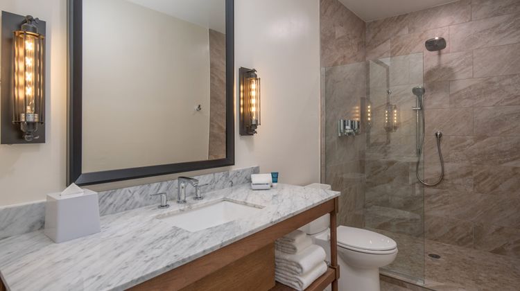 Four Points by Sheraton Santa Cruz Room