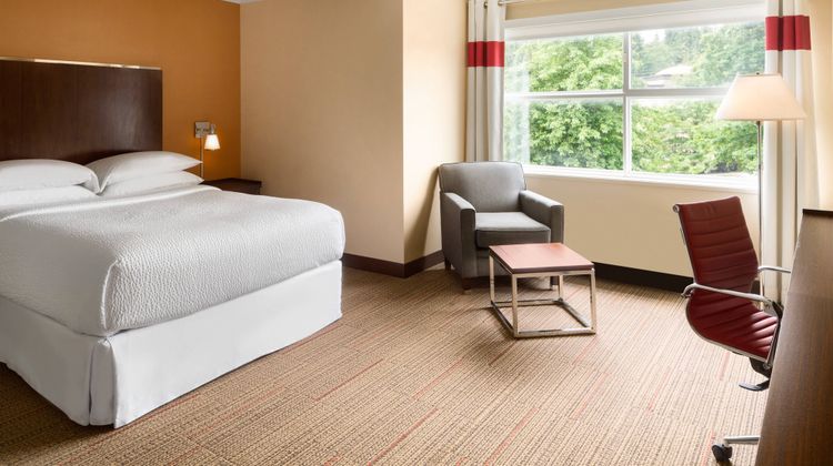 Four Points by Sheraton Surrey Room