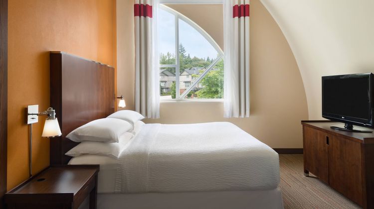 Four Points by Sheraton Surrey Room