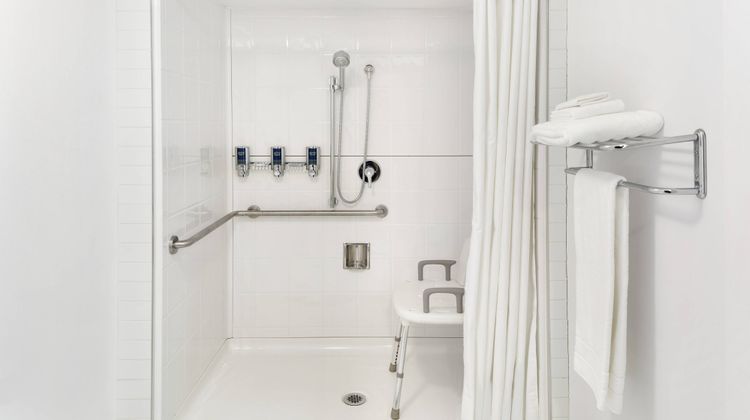 Four Points by Sheraton Surrey Room