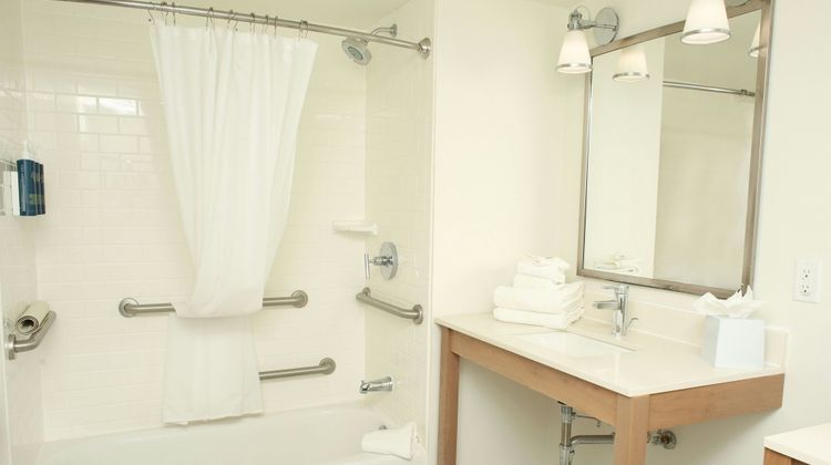Four Points by Sheraton Midland Suite