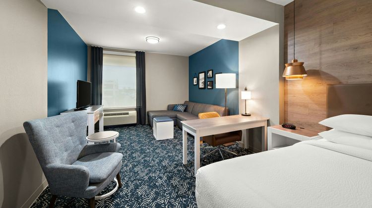 Four Points by Sheraton Plano Suite