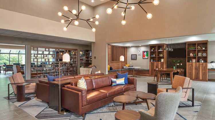 Four Points Sheraton Chicago Schaumburg Lobby