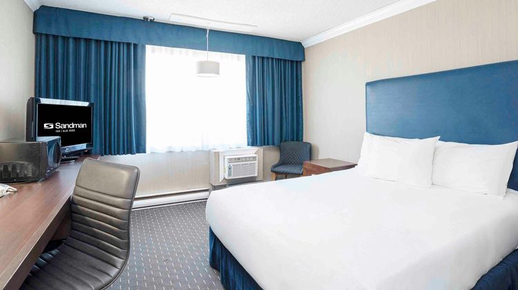 Sandman Inn Blue River Room