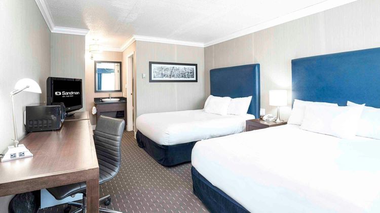 Sandman Inn Blue River Room