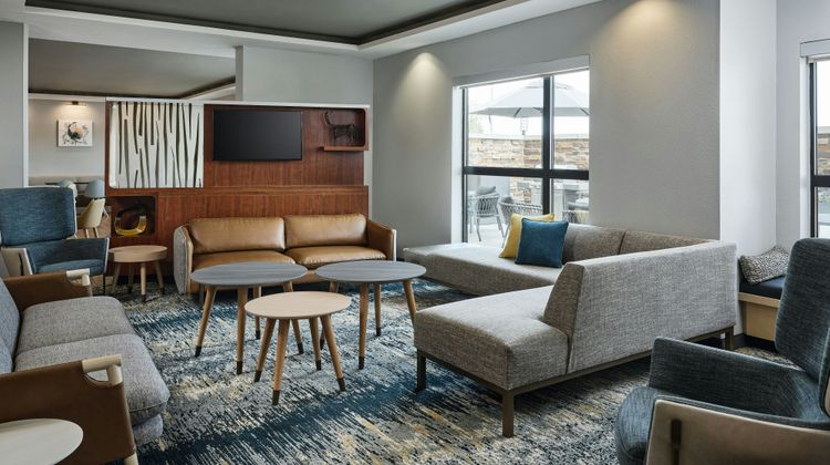 TownePlace Suites Dickinson Lobby