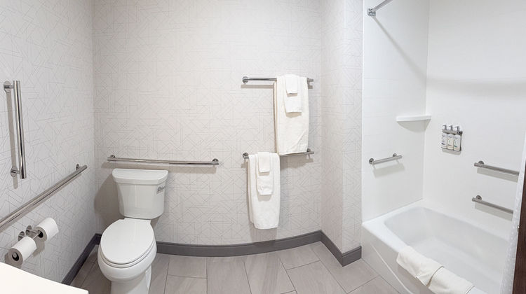 Holiday Inn Express & Suites Mansfield Room