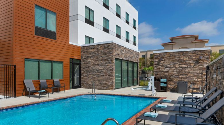 <b>Fairfield Inn & Suites Marriott Pool</b>. Images powered by <a href="https://www.leonardoworldwide.com/" title="Leonardo Worldwide" target="_blank">Leonardo</a>.
