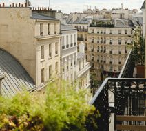 Le Pigalle Exterior