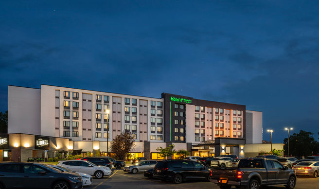 Holiday Inn Laval-Montreal Exterior