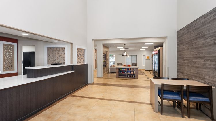 Candlewood Suites Stevensville Exterior