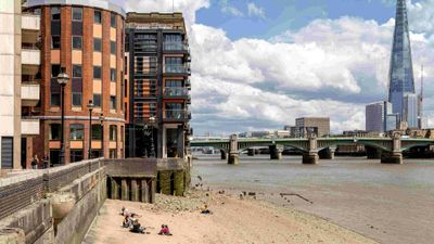 Locke at Broken Wharf, Millennium Bridge