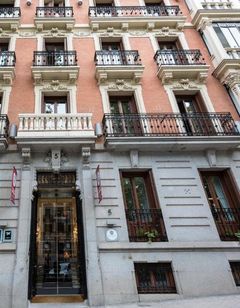 Petit Palace Lealtad Plaza