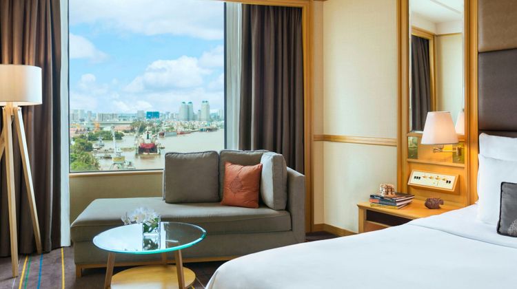 Renaissance Riverside Hotel Saigon Suite