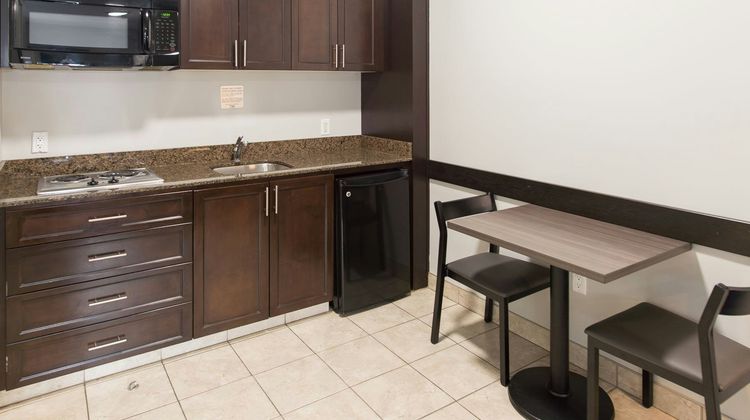 BCMInns Lac La Biche Room