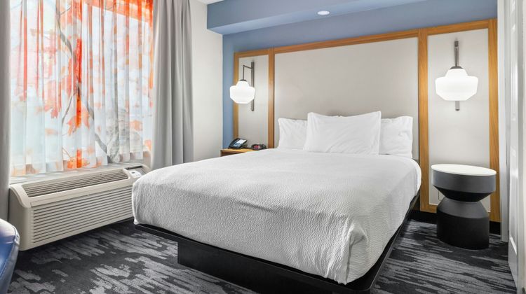 Fairfield Inn & Suites Clarksville Room