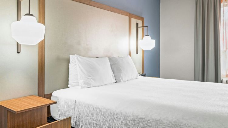 Fairfield Inn & Suites Clarksville Room