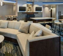 SpringHill Suites Pittsburgh Mills Lobby