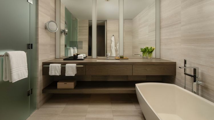 Four Seasons Hotel Toronto Room