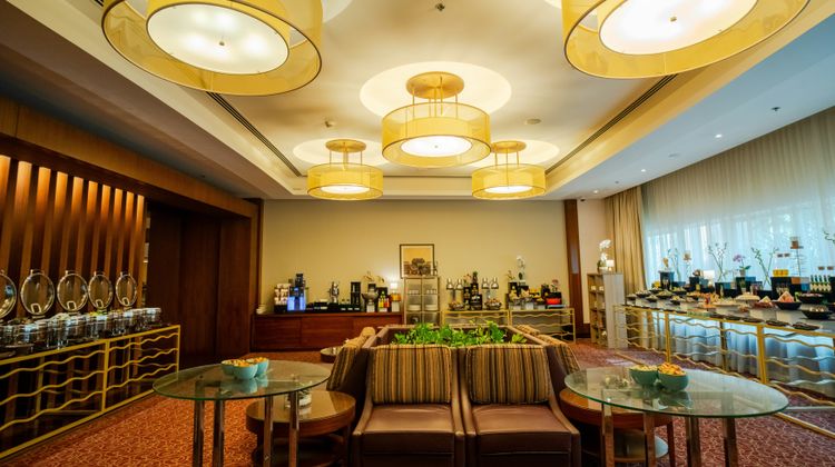 Khalidiya Palace Rayhaan by Rotana Meeting
