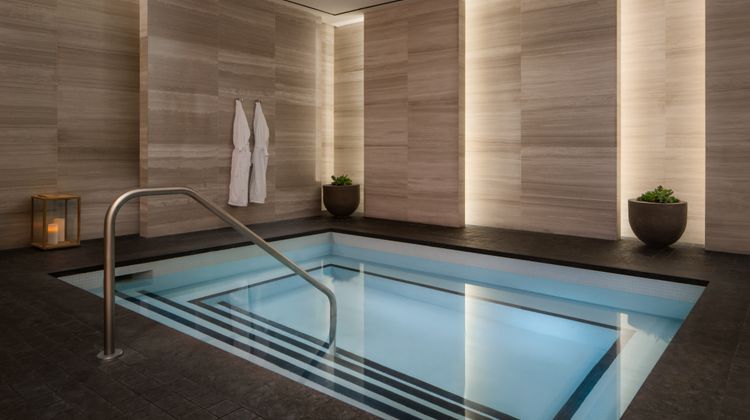 Four Seasons Hotel Toronto Pool