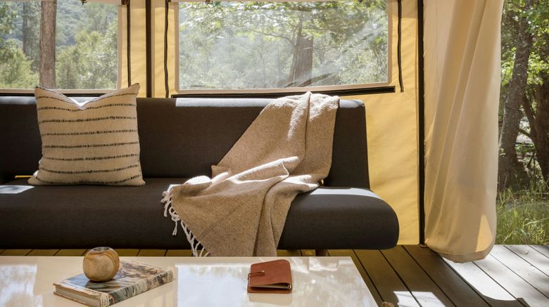 <b>AutoCamp Yosemite Room</b>. Images powered by <a href="https://www.leonardoworldwide.com/" title="Leonardo Worldwide" target="_blank">Leonardo</a>.