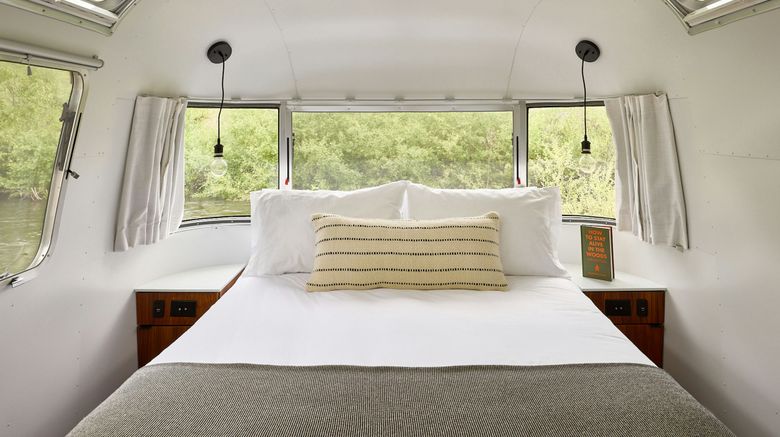 <b>AutoCamp Sequoia Room</b>. Images powered by <a href="https://www.leonardoworldwide.com/" title="Leonardo Worldwide" target="_blank">Leonardo</a>.