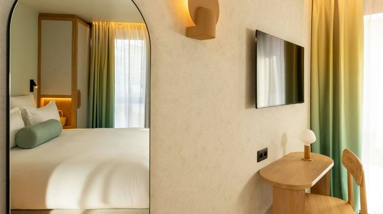 <b>Vice Versa Hotel Paris Room</b>. Images powered by <a href="https://www.leonardoworldwide.com/" title="Leonardo Worldwide" target="_blank">Leonardo</a>.