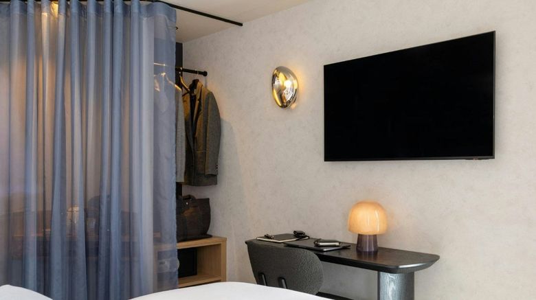 <b>Vice Versa Hotel Paris Exterior</b>. Images powered by <a href="https://www.leonardoworldwide.com/" title="Leonardo Worldwide" target="_blank">Leonardo</a>.