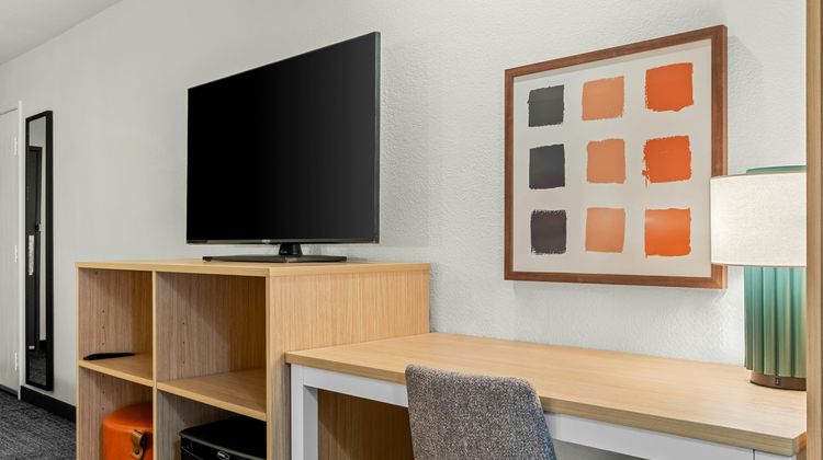 Spark by Hilton Parker Denver SE Room