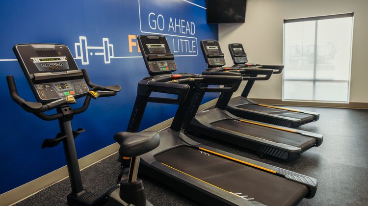 Holiday Inn Express & Suites Des Moines Health Club