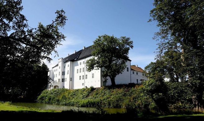 Dragsholm Slot Castle Exterior