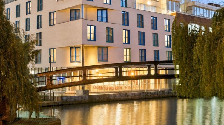 Holiday Inn Camden Lock Exterior