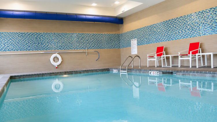 Holiday Inn Exp Knoxville W Papermill Dr Pool