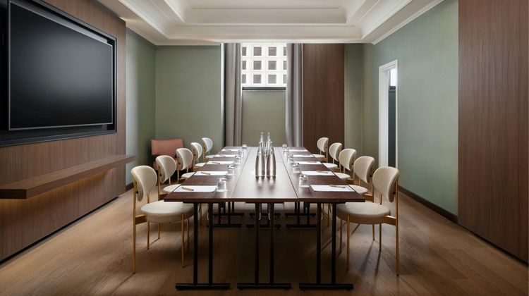 Milan Marriott Hotel Meeting