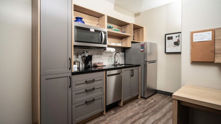 Candlewood Suites Orange Room
