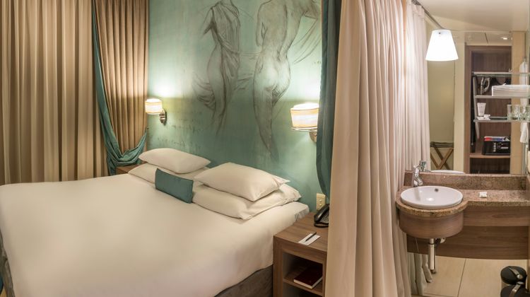 Peermont Metcourt at Emperors Palace Room