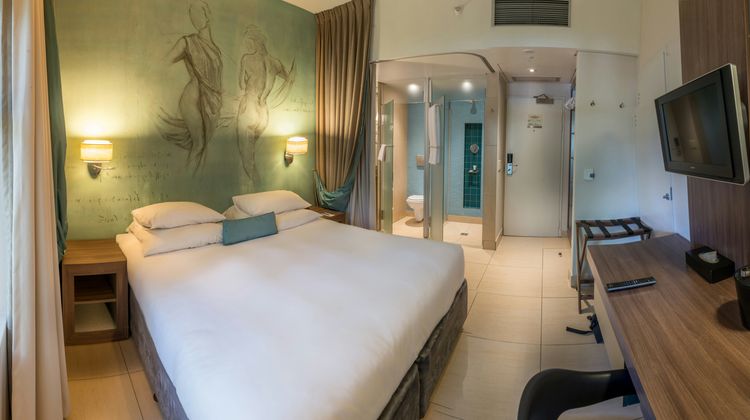 Peermont Metcourt at Emperors Palace Room